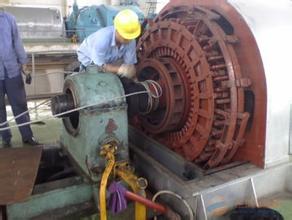 上海电机厂维修中惦掀起生产高潮